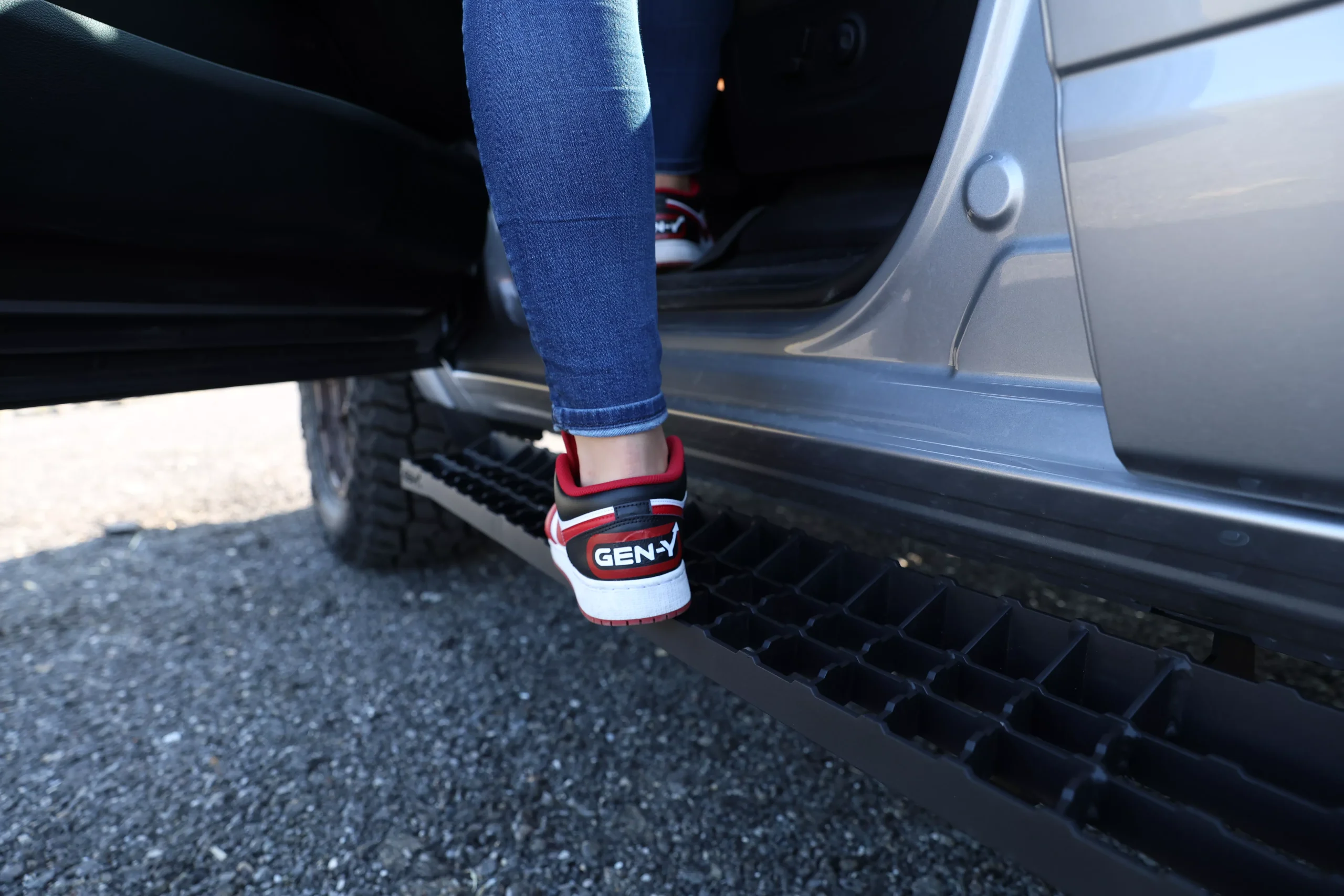 GEN-Y Hitch GH-25006 Running Boards - 84"